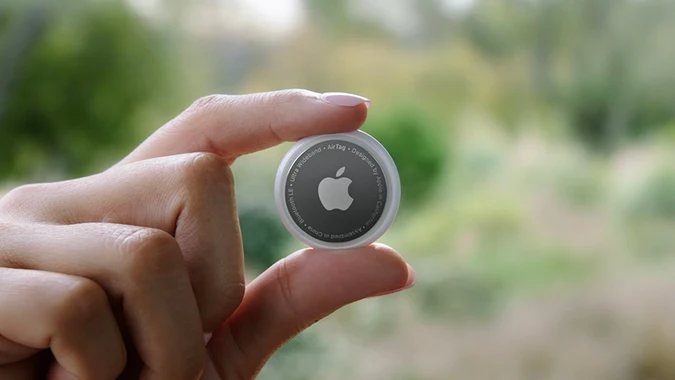 WHAT IS AN APPLE AIRTAG? WHAT IS AN APPLE AIRTAG?