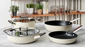 Spice up your kitchen with Smeg’s first ever cookware collection