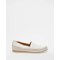 Naturalizer - Beale Slip On Sneaker - Casual Shoes (White) Beale Slip-On Sneaker