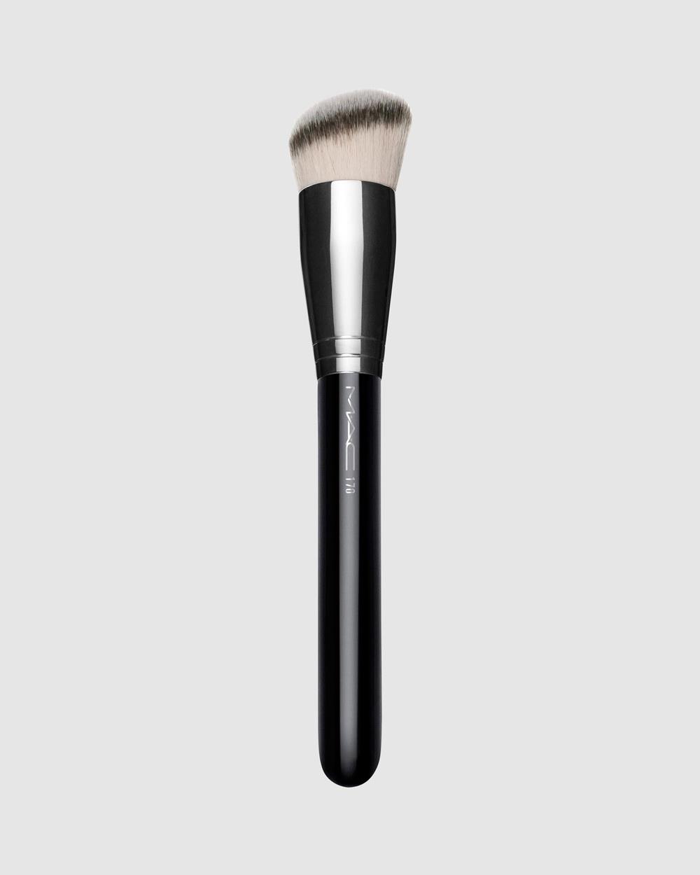 MAC - 170 Synthetic Rounded Slant Brush - Beauty (170) 170 Synthetic Rounded Slant Brush