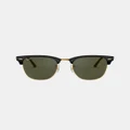 Ray-Ban - Clubmaster Classic RB3016 - Sunglasses (Black & Solid Colour Green) Clubmaster Classic RB3016
