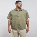 AERE - Organic Cotton Regular Fit Boxy Shirt - Casual shirts (Moss) Organic Cotton Regular Fit Boxy Shirt