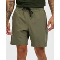 Volcom - Cross Shred 18" Elastic Waist Shorts - Shorts (Wintermoss) Cross Shred 18" Elastic Waist Shorts