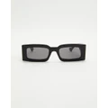 Gucci - GG1425S001 - Sunglasses (Black) GG1425S001