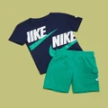 Nike - Sportswear T Shirt and Cargo Shorts Set Babies Kids - 2 Piece (Stadium Green) Sportswear T-Shirt and Cargo Shorts Set - Babies-Kids