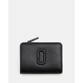 Marc Jacobs - The Leather J Marc Mini Compact Wallet - Wallets (Black) The Leather J Marc Mini Compact Wallet