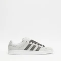 adidas Originals - Campus 00s Women's - Lifestyle Sneakers (Grey Two, Cloud White & Charcoal) Campus 00s - Women's