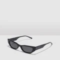 Hawkers Co - HAWKERS Polarized Granite Dark MANHATTAN Sunglasses for Men and Women UV400 - Sunglasses (Black) HAWKERS - Polarized Granite Dark MANHATTAN Sunglasses for Men and Women UV400