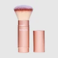 Benefit Cosmetics - Multitasking Cheek Brush - Beauty (Brush) Multitasking Cheek Brush