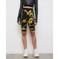 Versace Jeans Couture - Chain Couture Bicycle Shorts - Shorts (Black & Gold) Chain Couture Bicycle Shorts
