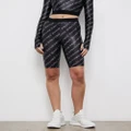 Versace Jeans Couture - Logo Print Knee Length Shorts - Shorts (Black) Logo Print Knee Length Shorts