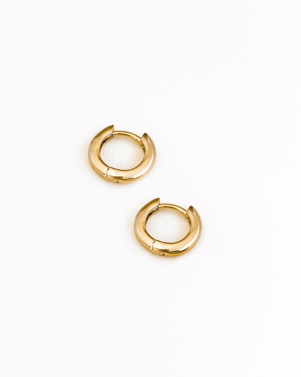 Wanderlust + Co - Classic Gold 7mm Baby Huggie Earrings - Jewellery (Gold) Classic Gold 7mm Baby Huggie Earrings