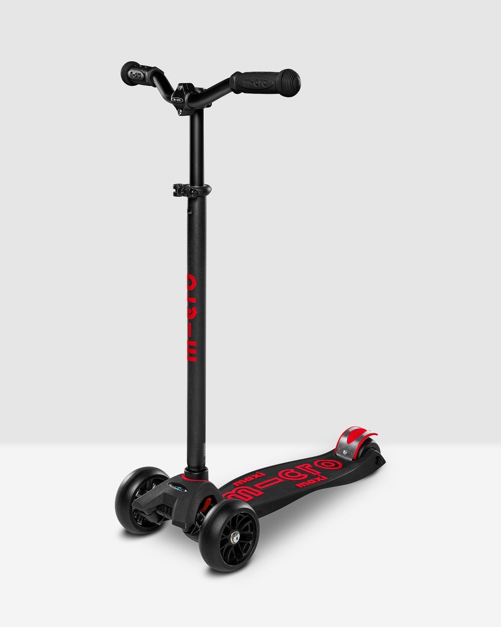 Micro Scooters - Micro Maxi Deluxe Pro Kids Scooter - Scooters (Black) Micro Maxi Deluxe Pro Kids Scooter