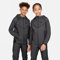Nike Sportswear Tech Fleece Older Kids' (Boys') Winterized Full-Zip Hoodie - Black