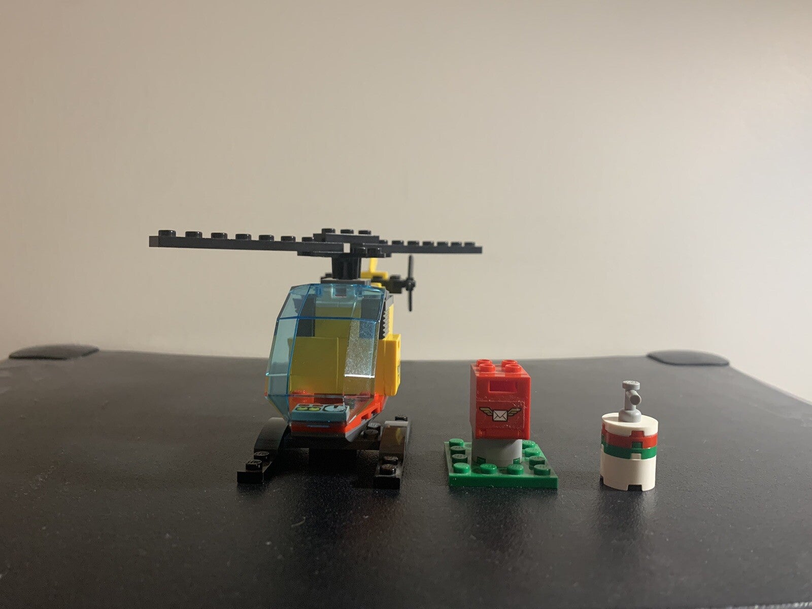 Lego City: Airport Starter Set (60100)