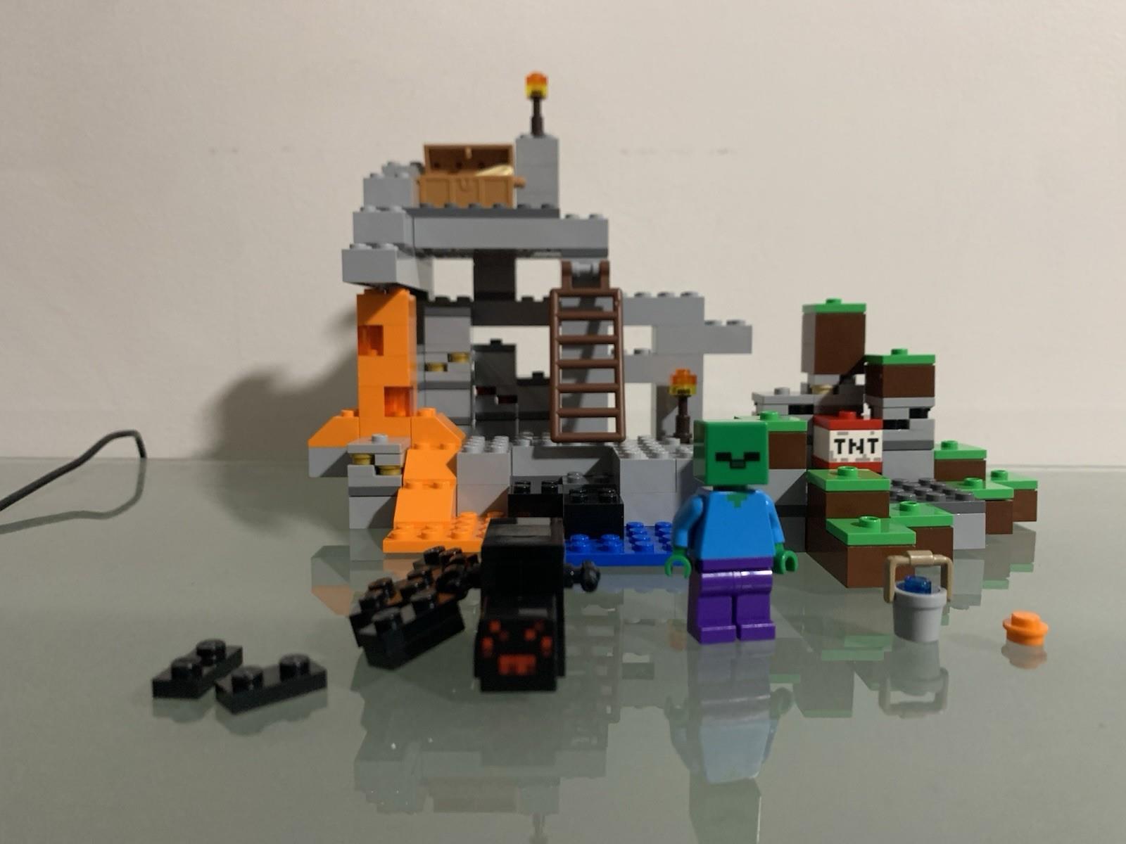 Lego Minecraft: The Cave (21113)