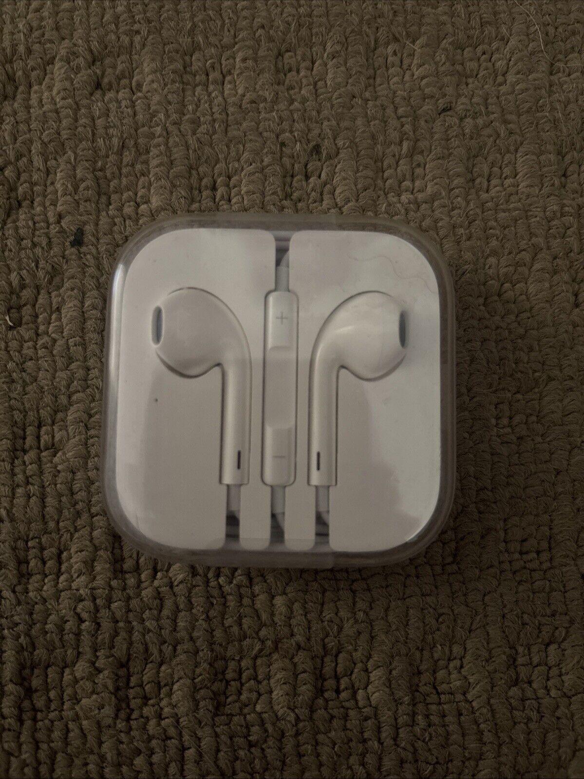 Apple Earpods With Remote And Mic - White