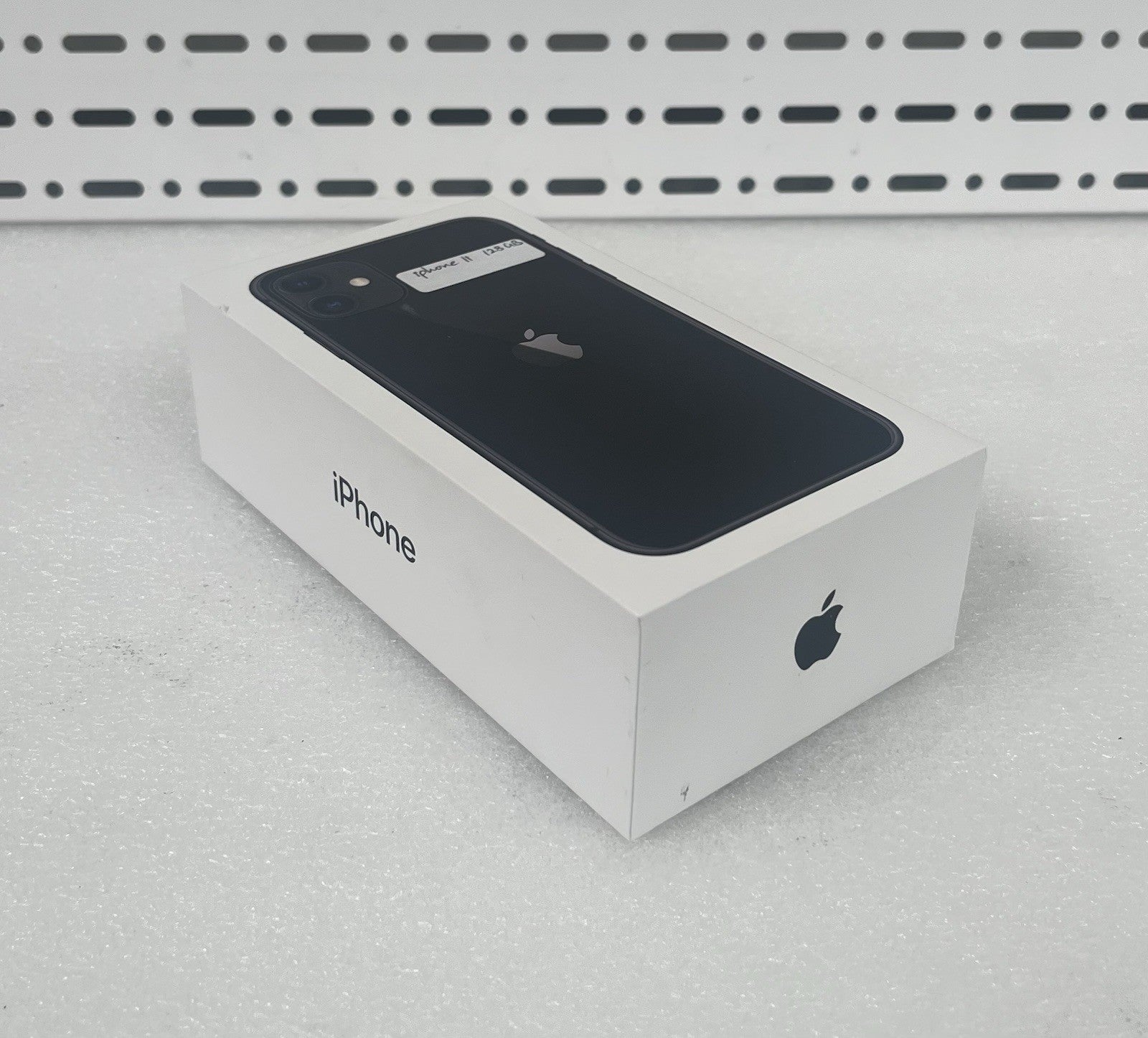 Apple Iphone 11 6.1” - 128gb, Unlocked - Wty