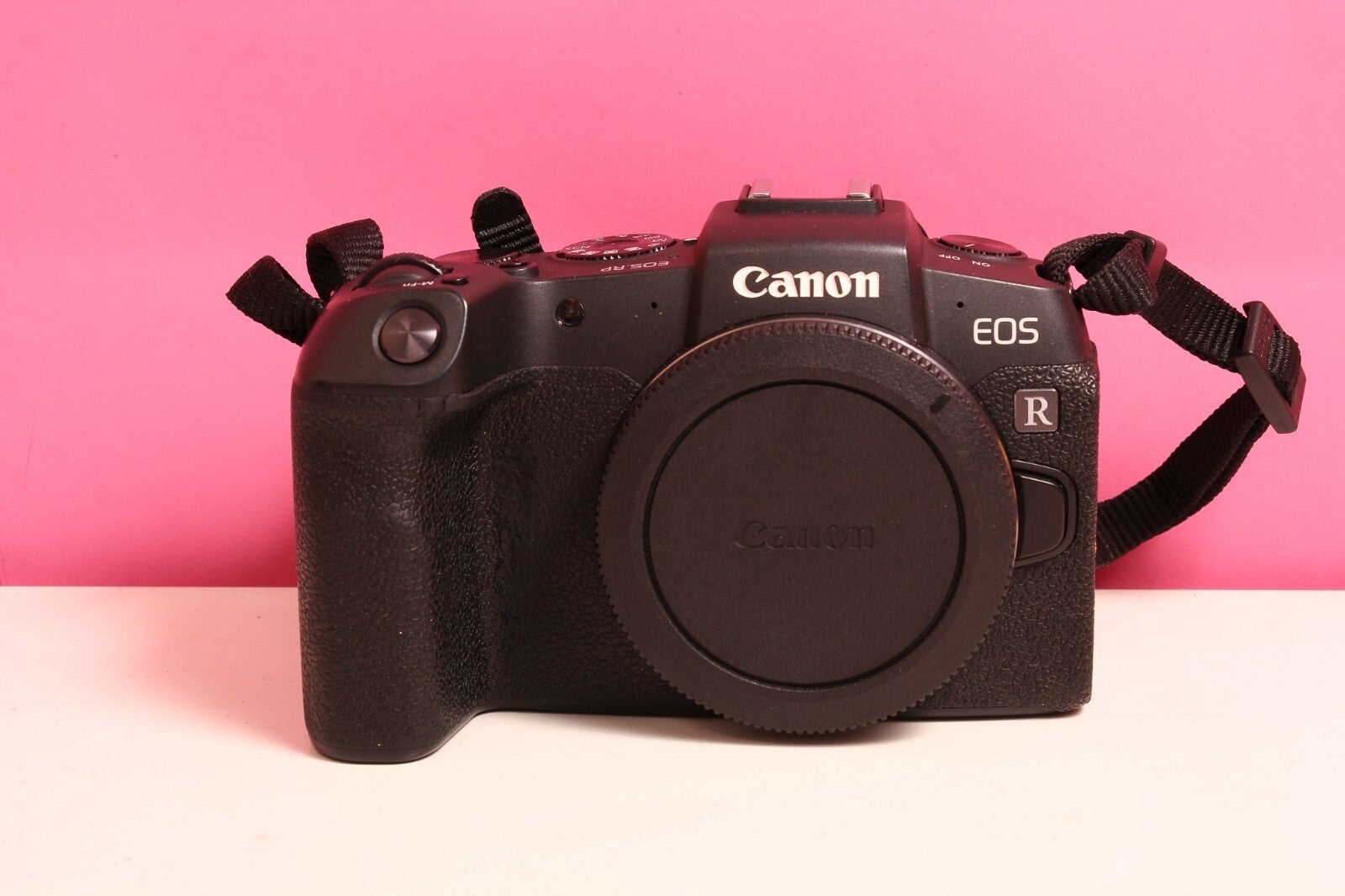 Canon Eos Rp 26.2mp Mirrorless Camera Full Frame 12k Shots Excellent