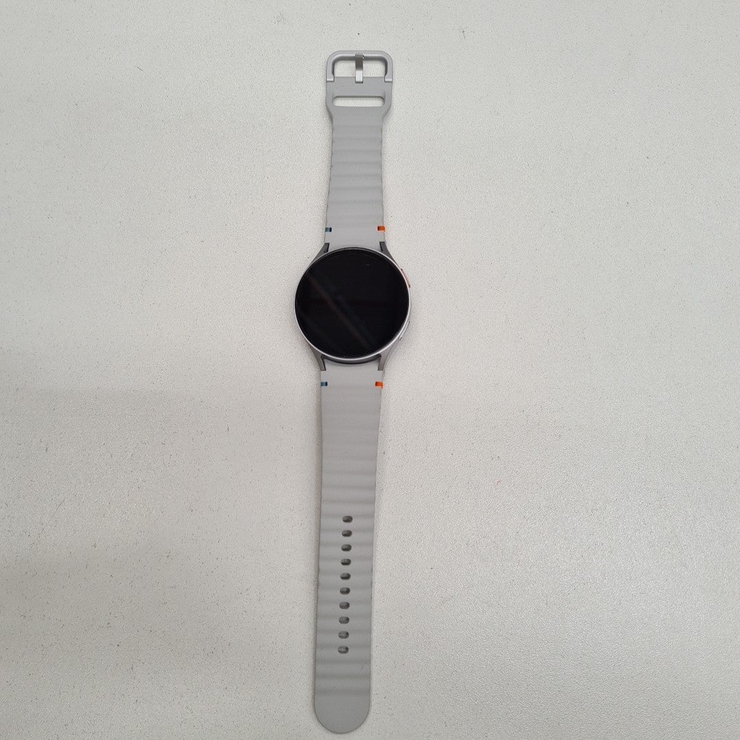 Samsung Galaxy Watch7 44mm Bluetooth Smartwatch – Silver Excellent