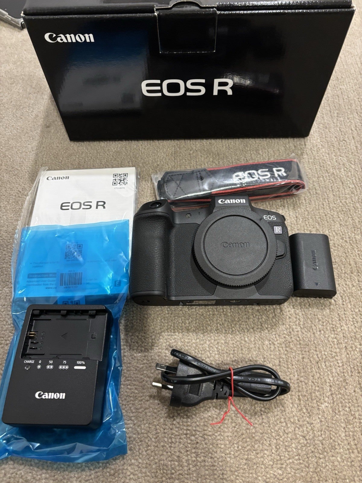 Canon Eos R 30.3 Mp Mirrorless Digital Camera- Less Than 1000 S/c Like