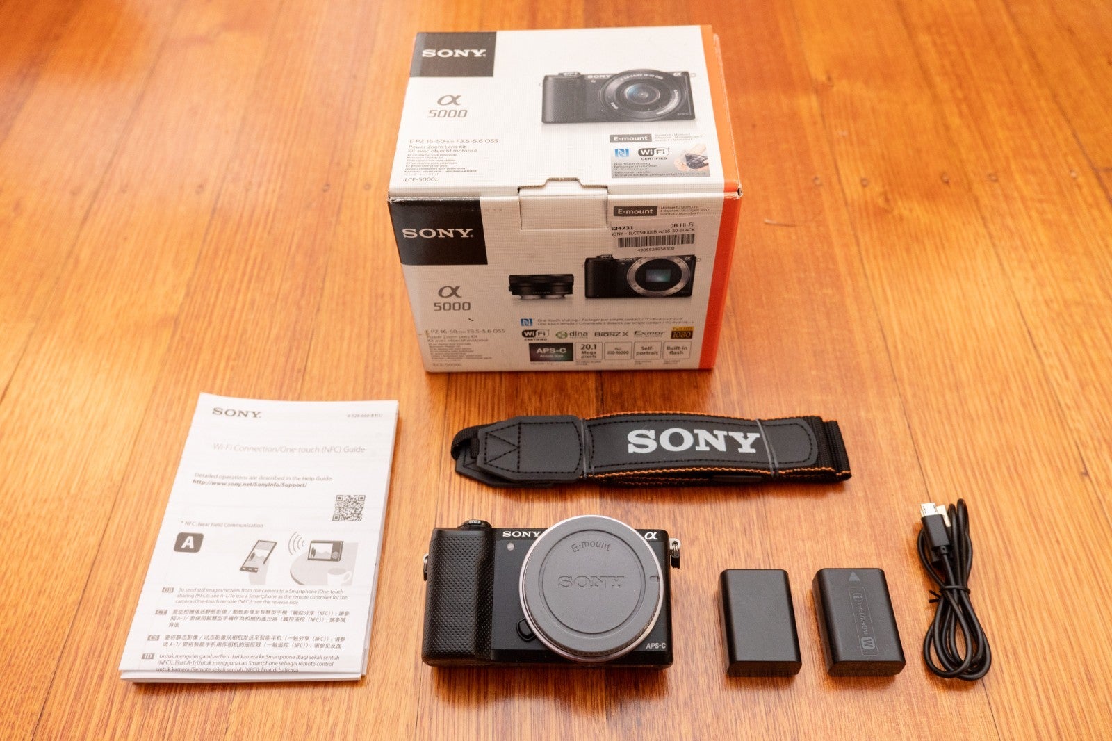 Sony Alpha A5000 20.1 Mp Mirrorless Camera (mint & 1734 Shutter)