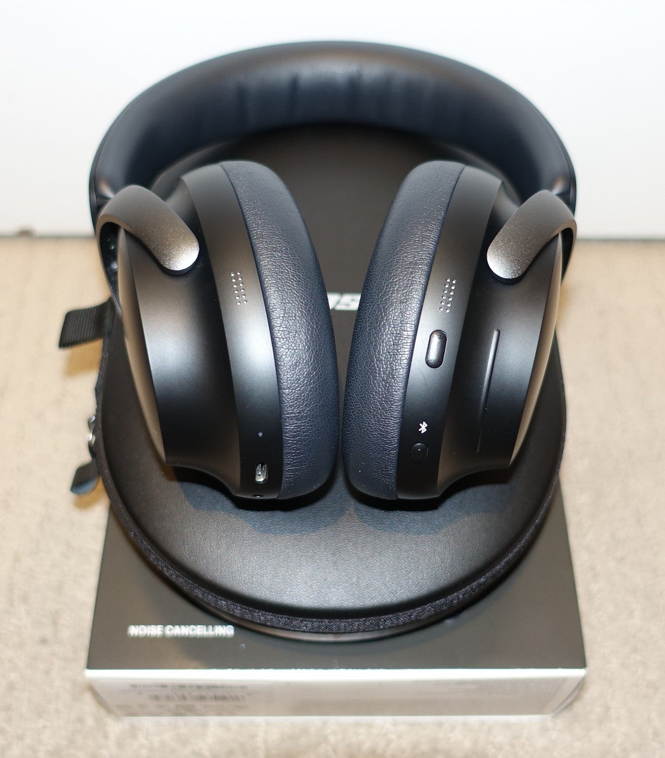 Bose Quietcomfort Ultra Over-ear Headphones - Black