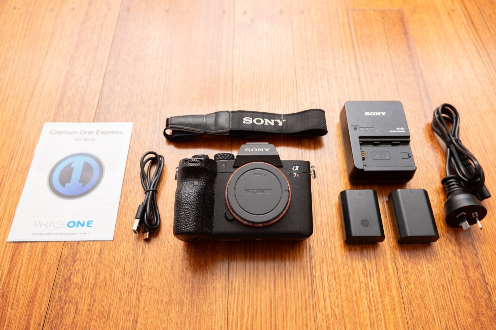 Sony Alpha A7r Iv (mark 4) 61mp 4k Mirrorless Camera (great Condition)