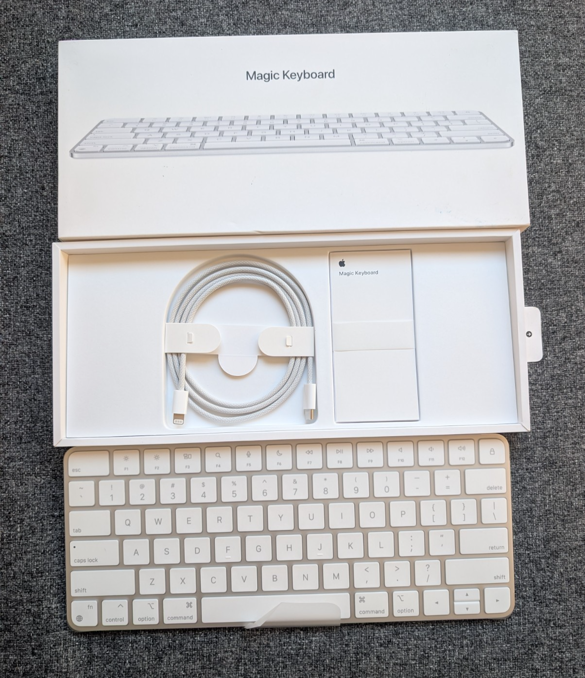 Apple Magic Wireless Keyboard A2450 (lightning) - Brand