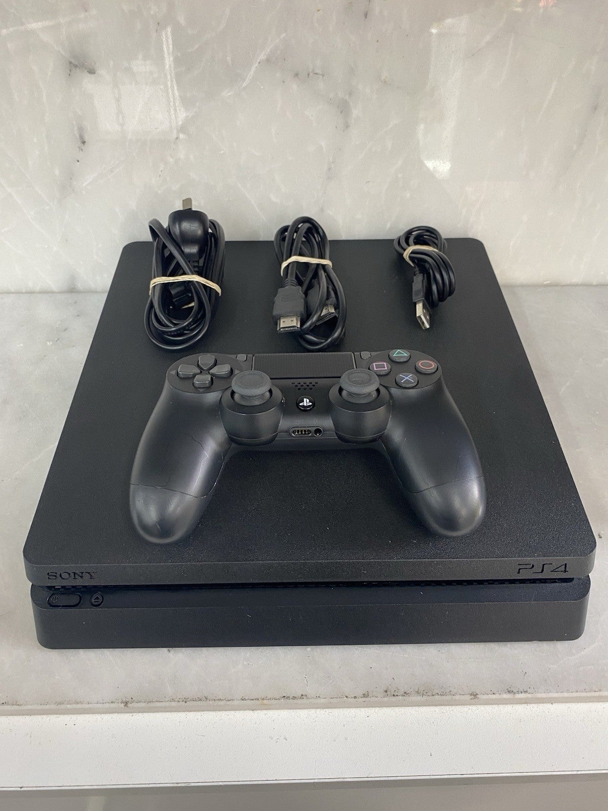 Sony Playstation 4 Ps4 Slim 1tb Gaming Console Black With Controller &