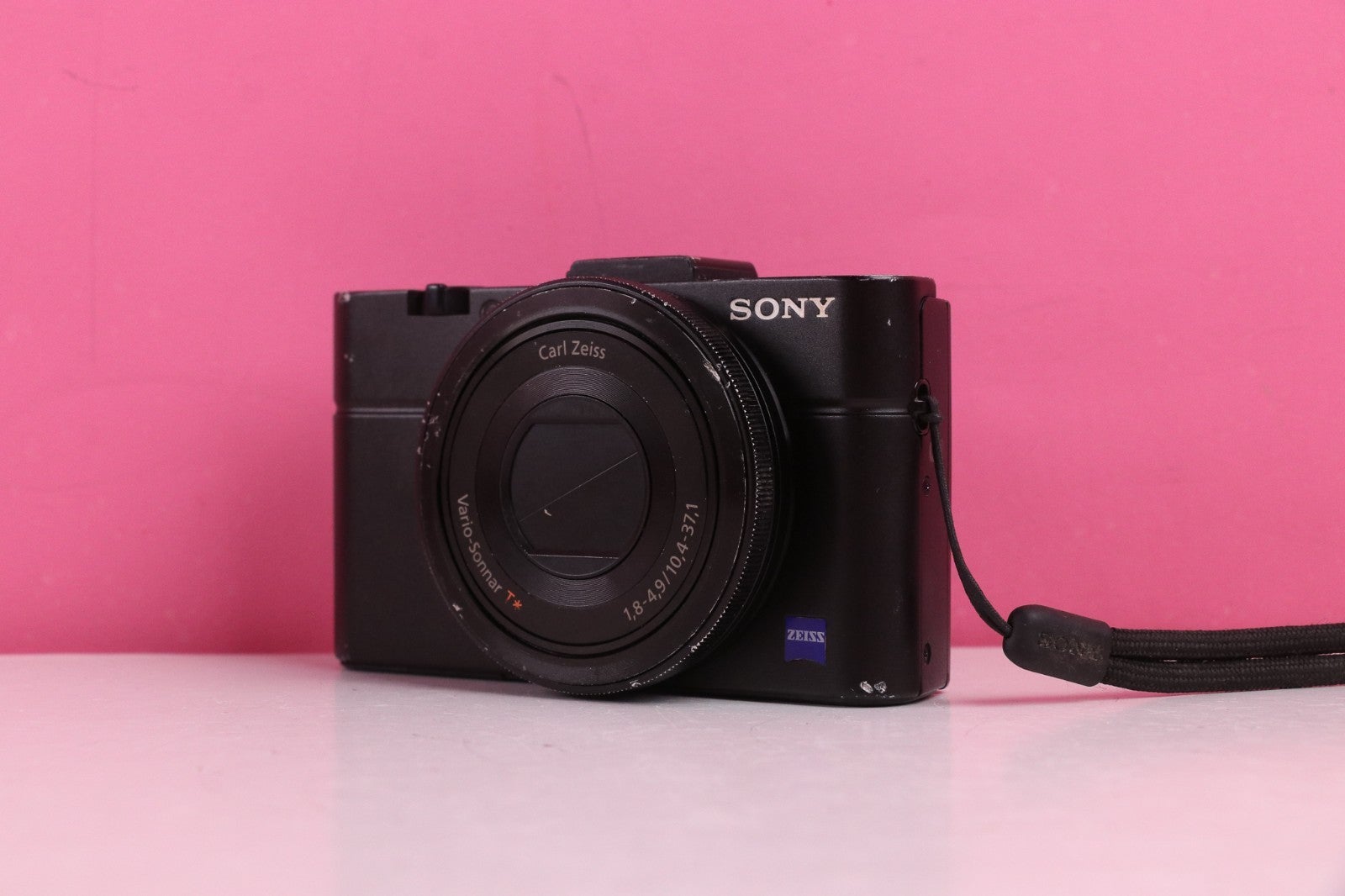 Sony Cyber-shot Dsc-rx100 Ii 20mp Digital Camera W Zeiss Zoom Lens