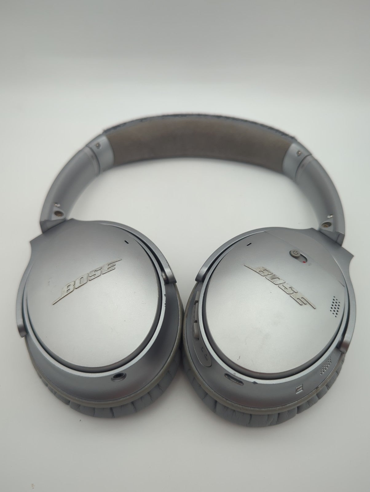 Bose Quietcomfort 35 Qc35 Wireless Headphones - Silver