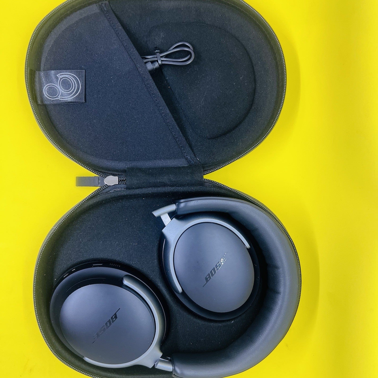 Bose Quietcomfort Ultra Over-ear Headphones - Black