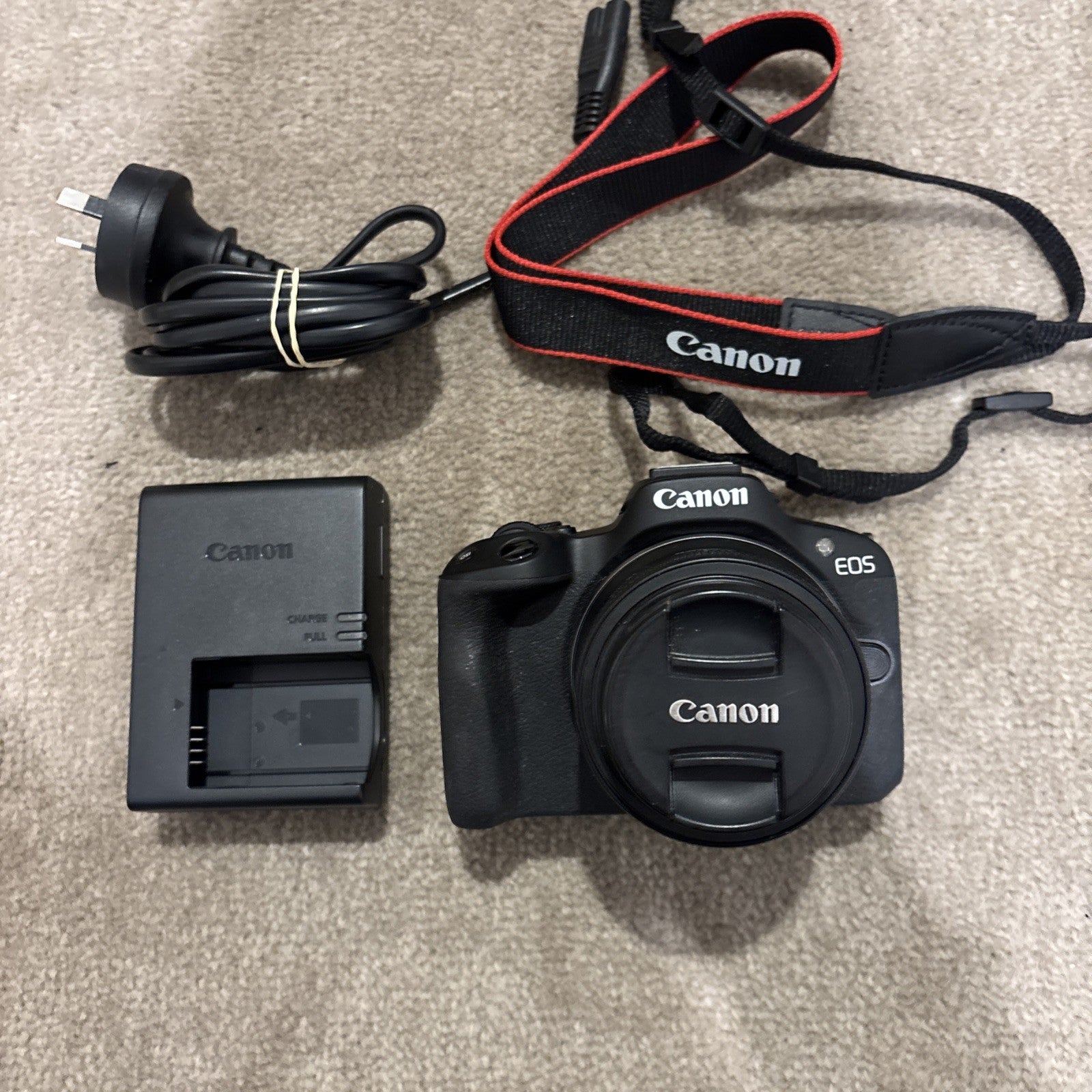 Canon Eos R50 Mirrorless Camera & Canon 15-45mm Less Than 1k Shutter