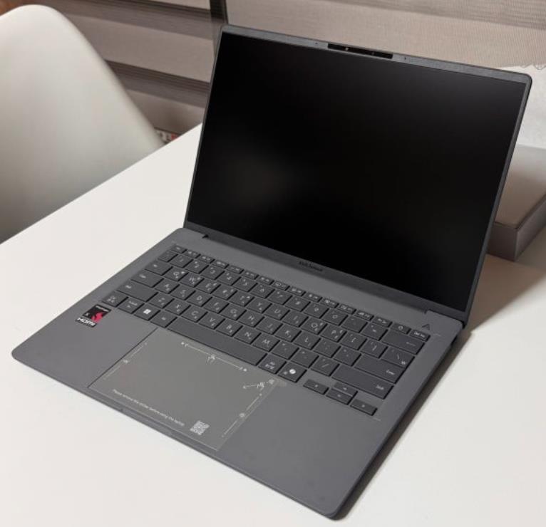 Asus Zenbook A14 14" Ux3407qa-sb296w / Win11 16gb/512gb Sanpdragonx Ai 899g