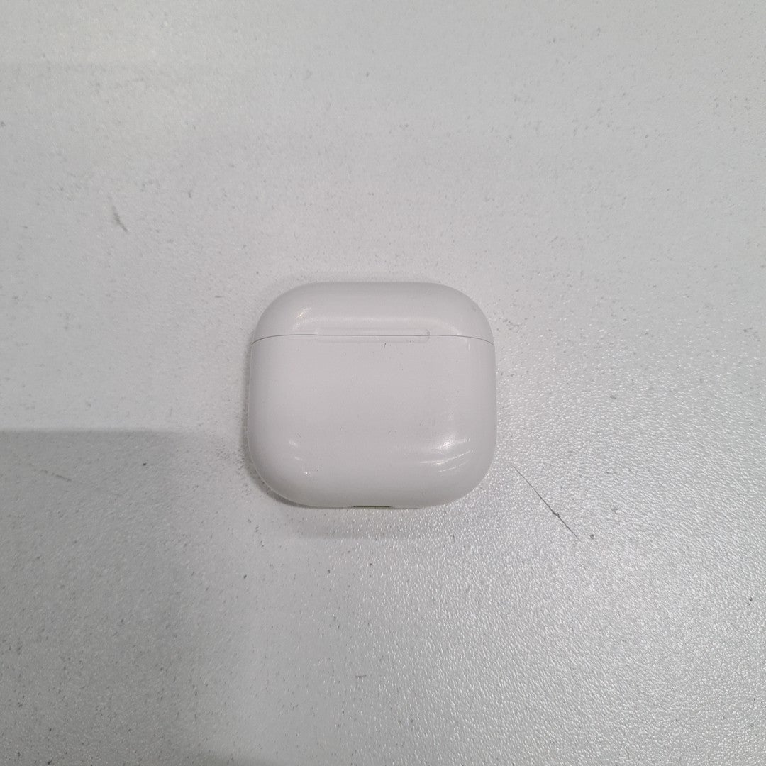 Genuine Apple Airpods 4th Gen No Anc A3058 - White Excellent (free