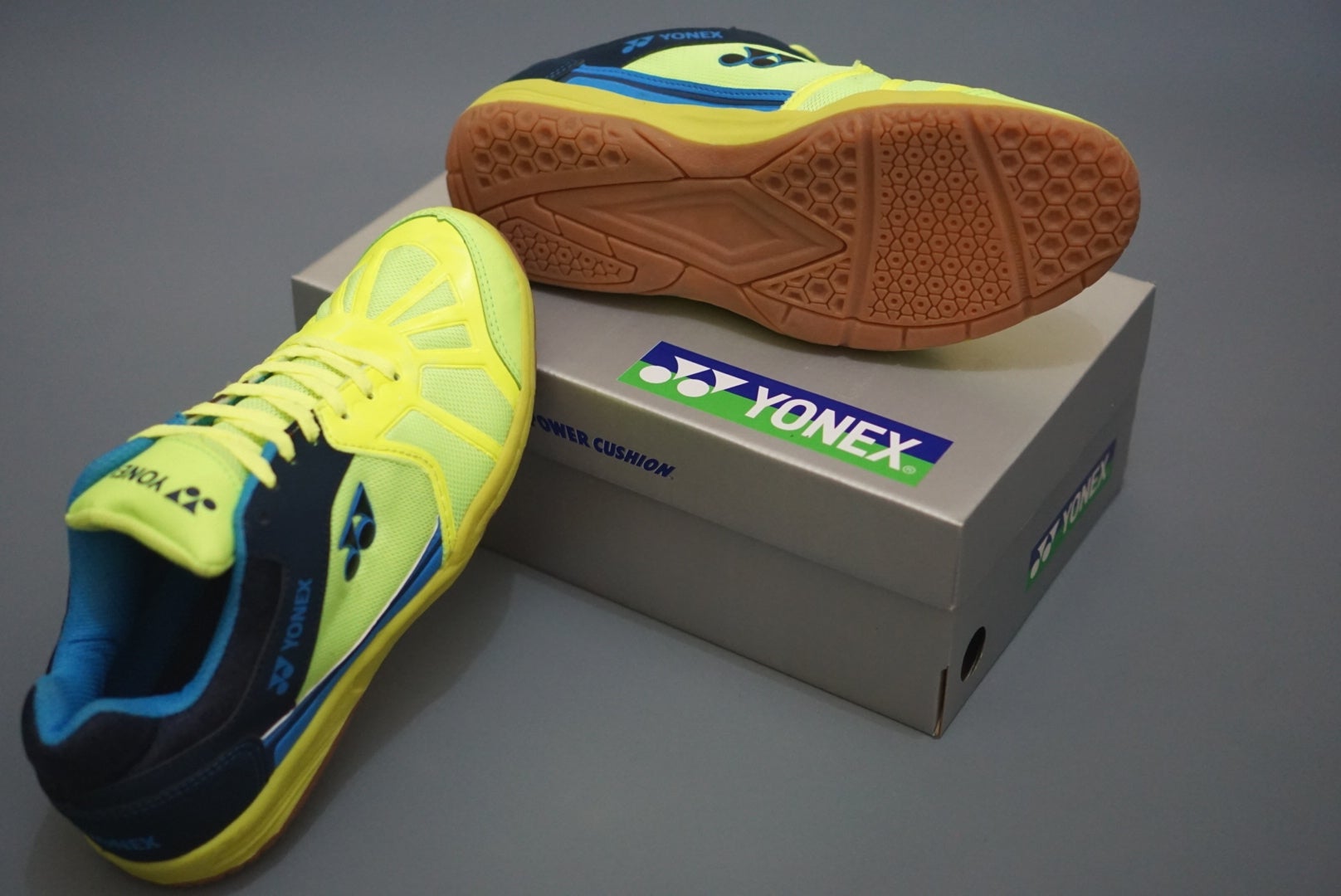 sepatu yonex badminton butterfly sol karet tidak licin mentah sepatu olahraga pria bulutangkis berkualitas