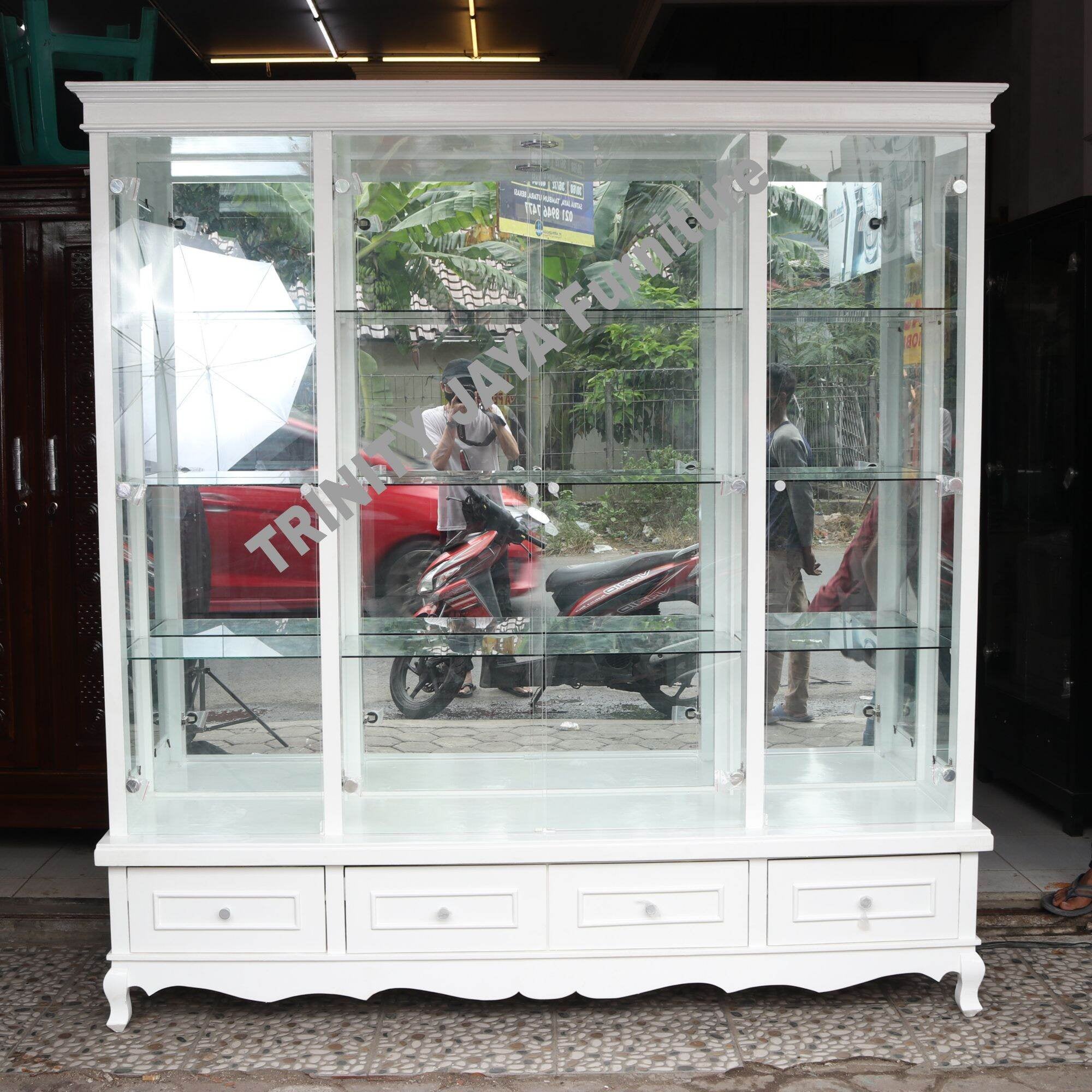 Lemari Pajangan Kristal Hias 4 Pintu 200cm Tempat Penyimpanan /trinityjayafurniture