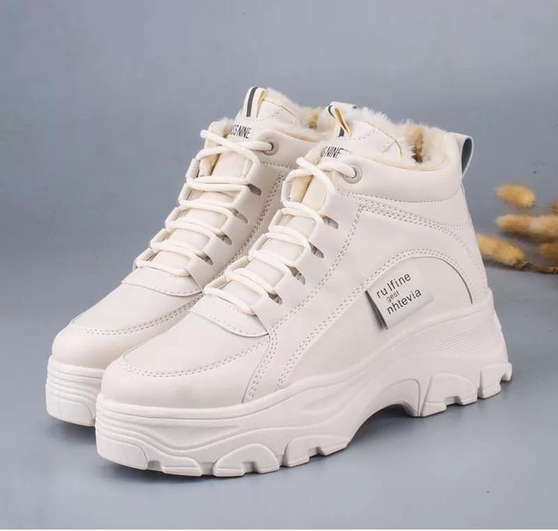 SEPATU WANITA SNEAKERS BOOTS IMPORT BULU KEKINIAN TERBARU