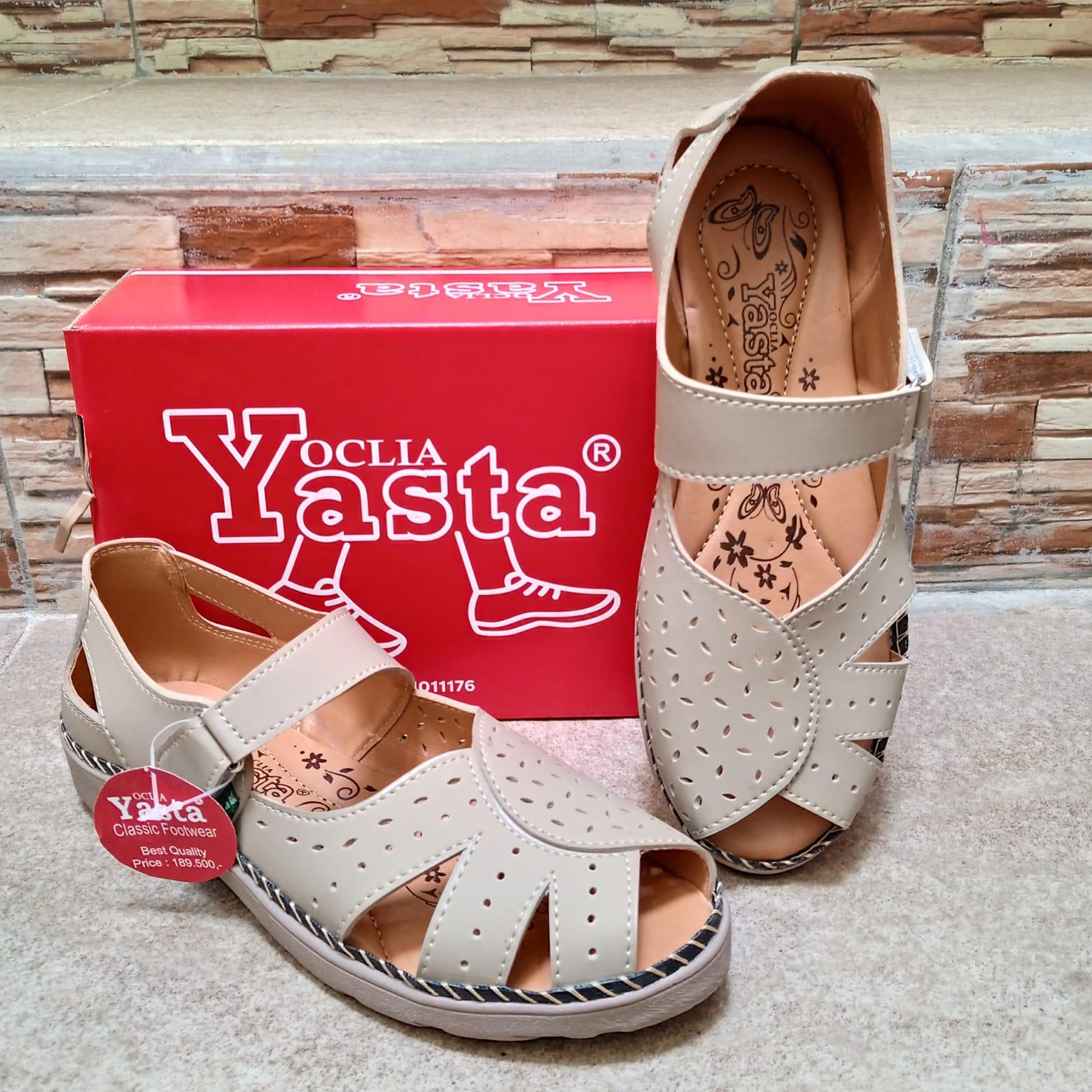 Promo 5.5 Sale Oclia Yasta Sepatu Casual Slip On Wanita Bintang 13 Cream ukuran Jumbo Oclia Yasta Olshop