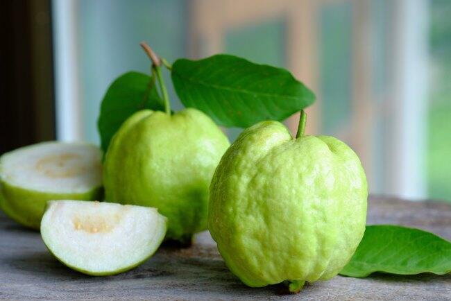 JAMBU KRISTAL SEGAR SEDIKIT BIJI MURAH 500 GRAM