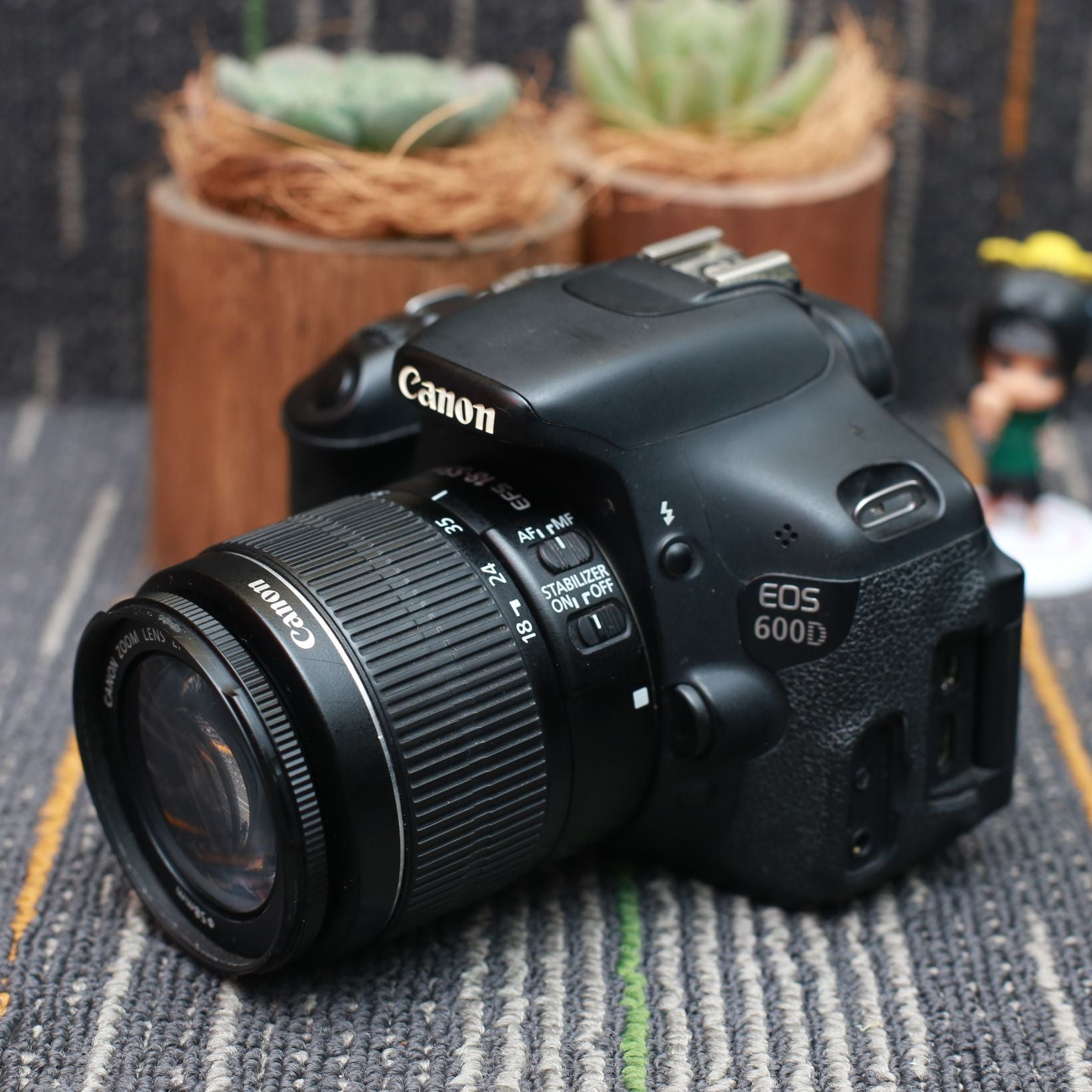 Canon 600D Lensa Kit 18-55mm Kamera DSLR -vg