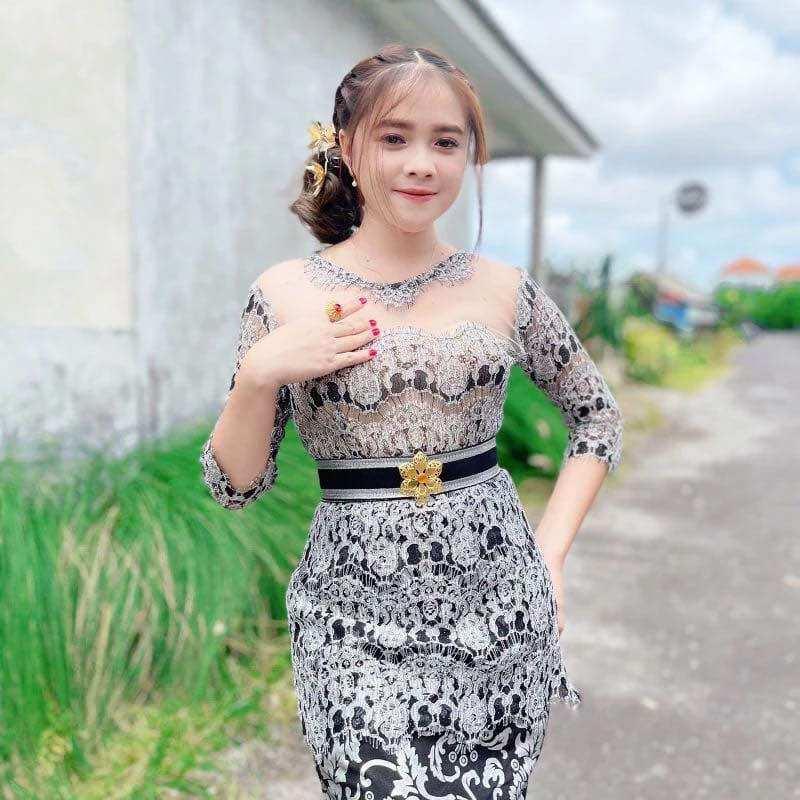 Set kebaya Bali Rangrang Terlaris
