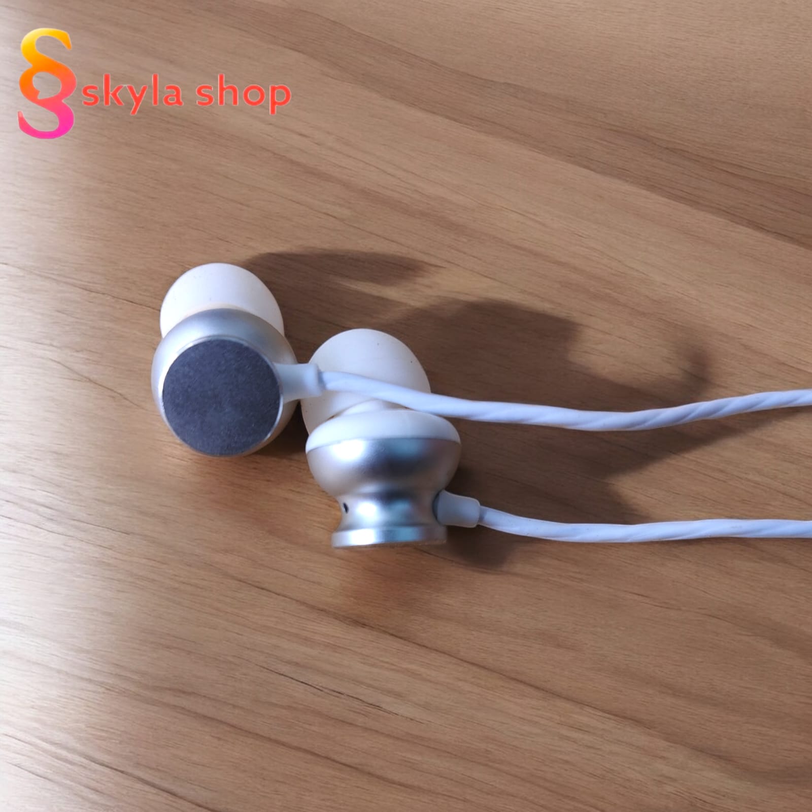 Headset MAGNETIC Stylish Metal Earphone Super Bass Headphone LIVE MUSIC