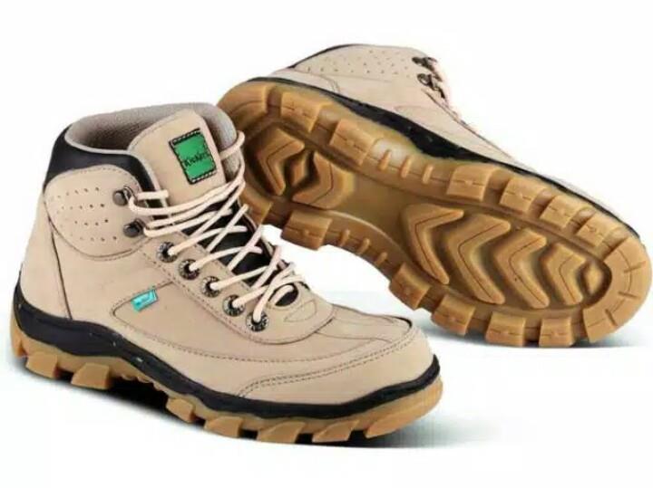 sepatu boots pria safety kerja proyek lapangan touring tracking bikers kickers suede