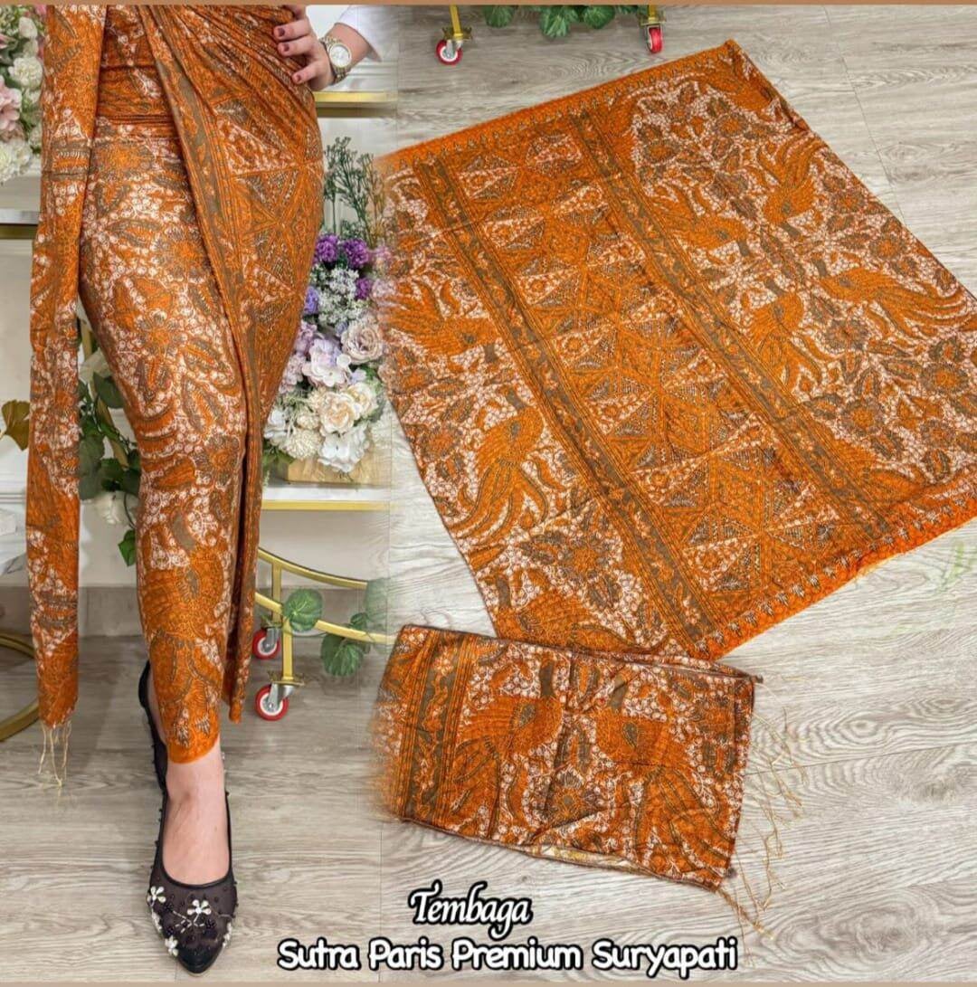 KAMEN SUTRA PARIS MOTIF SURYA PATI PLUS SELENDANG