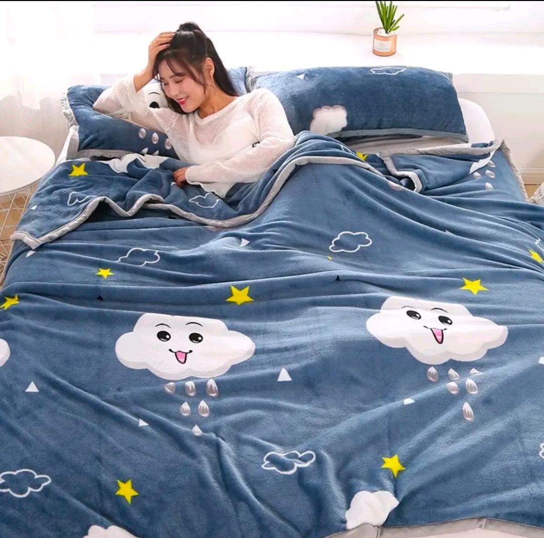 Selimut Bulu Halus Ukuran 150x200 Motif Awan Ketawa Dewasa Terlaris Murah Berkualitas