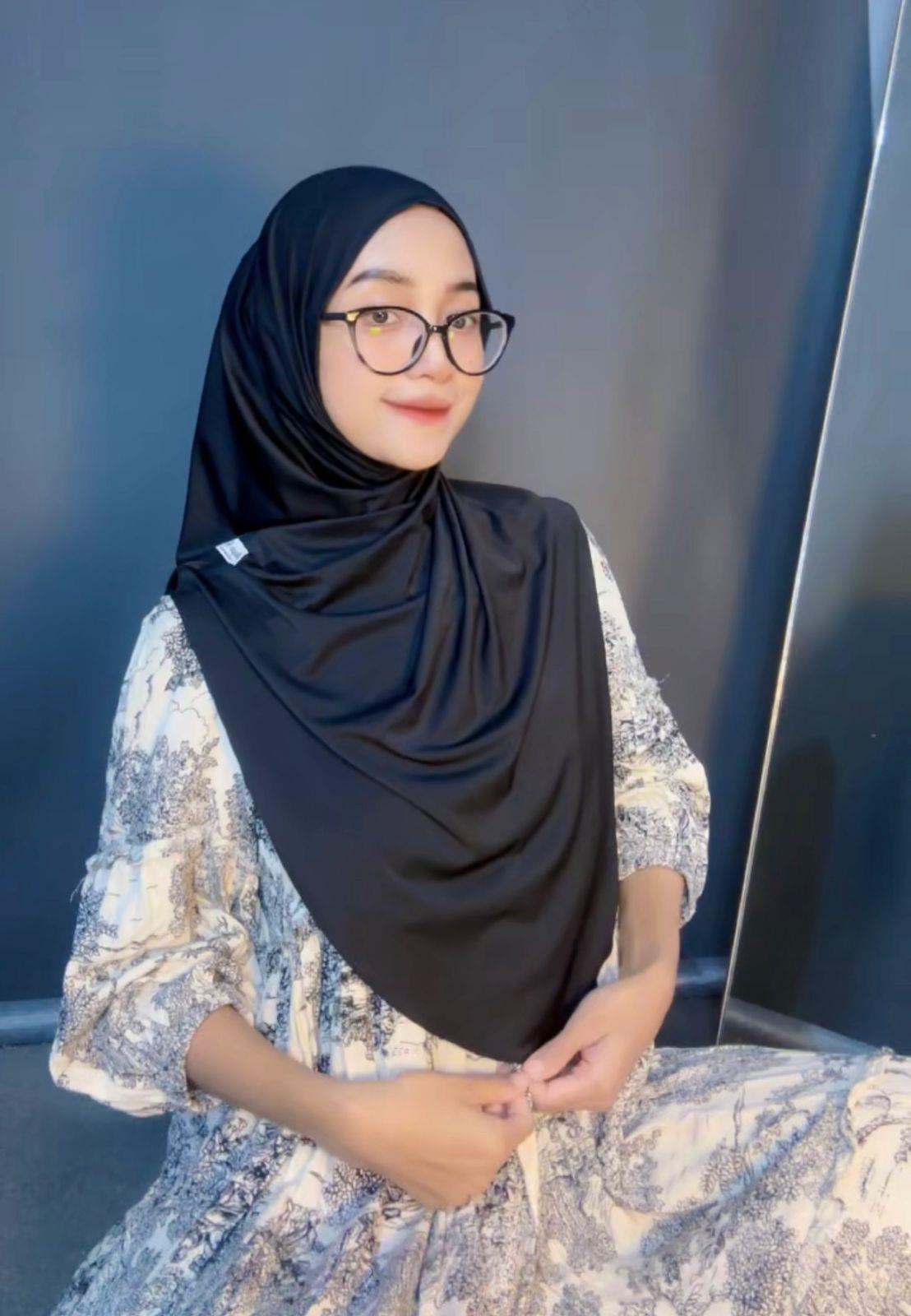 Hijab Instan Malay Jisoo Non pet / Hijab Non Pet Syari Kerudung Malay Oval Jersey Size L by Assyla Hijab Terbaru