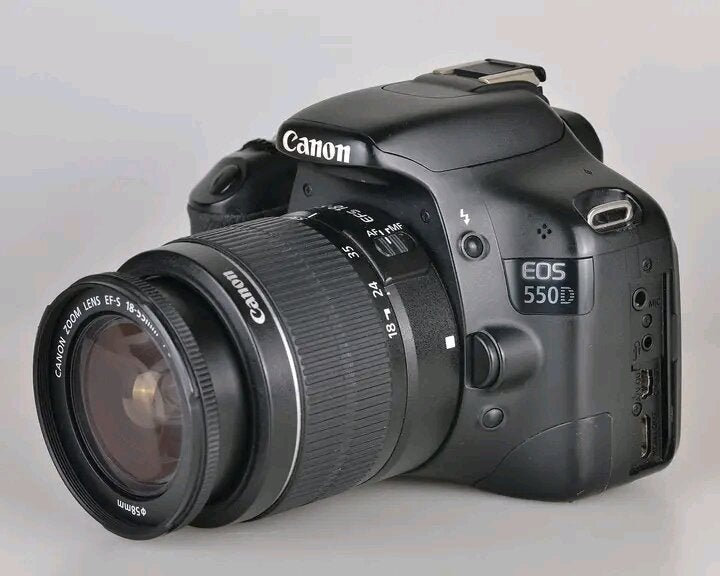 KAMERA CANON 550D FULL EFEK CANON 550D LENSA KIT CANON SIAP PAKAI
