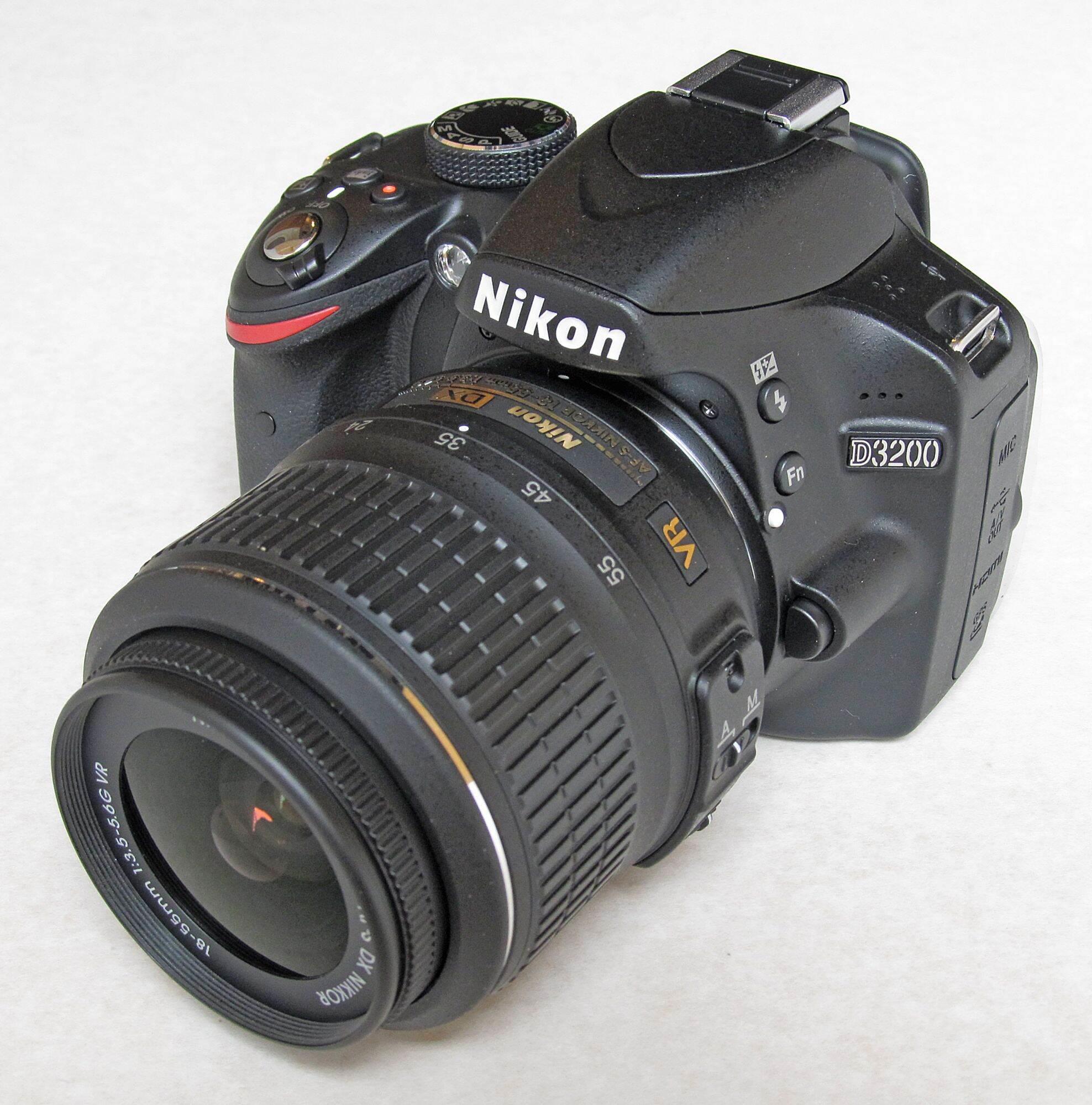 Nikon D3200 Fulset siap pakai NO VIGNET